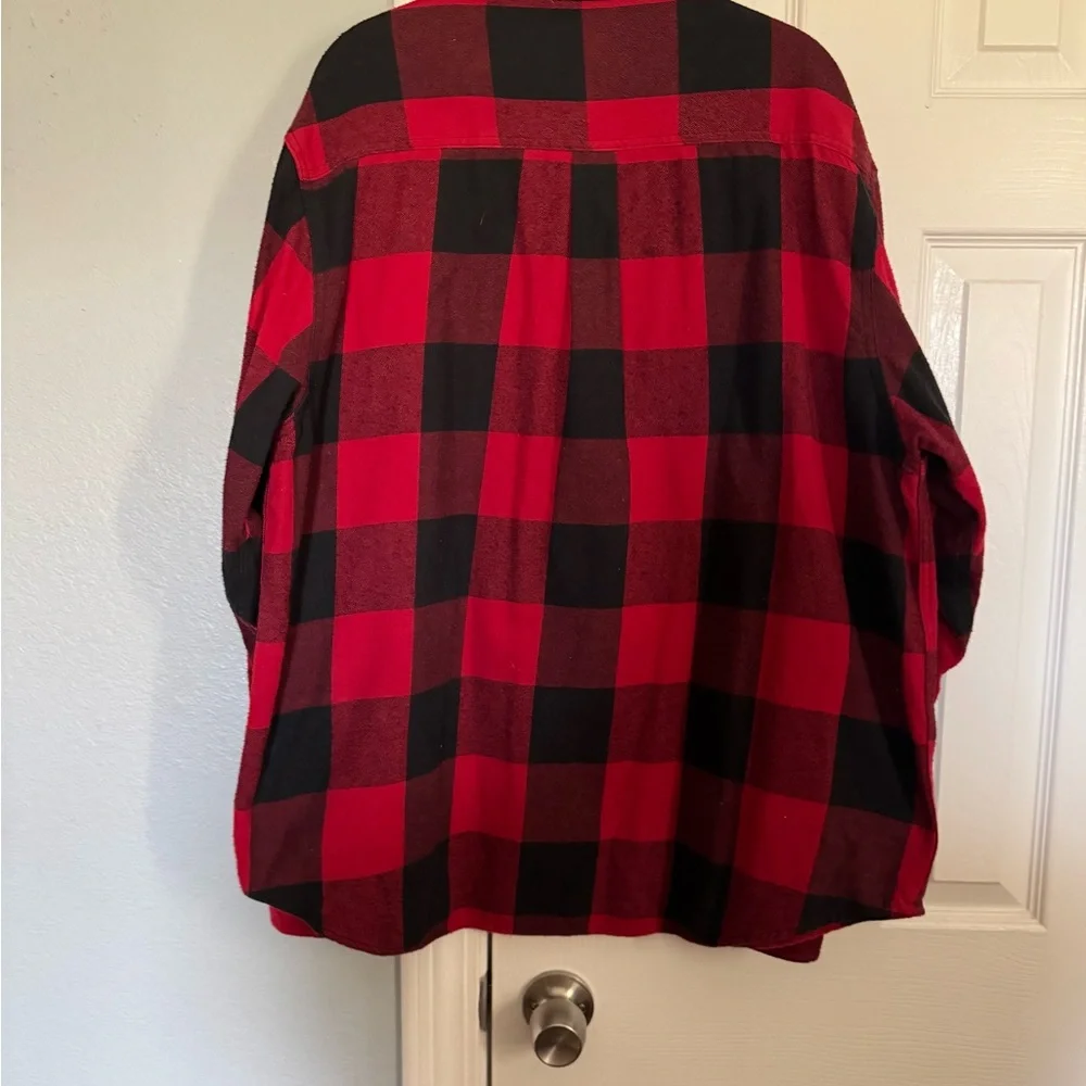 Rugged Wear Red and Black Plaid FLANNEL SHIRT - Picture 4 of 8